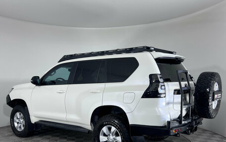 Toyota Land Cruiser Prado 150 рестайлинг 2, 2022 год, 6 999 000 рублей, 5 фотография