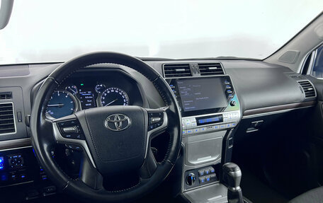 Toyota Land Cruiser Prado 150 рестайлинг 2, 2022 год, 6 999 000 рублей, 12 фотография