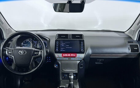 Toyota Land Cruiser Prado 150 рестайлинг 2, 2022 год, 6 999 000 рублей, 11 фотография