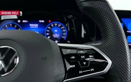 Volkswagen Golf VIII, 2021 год, 2 850 000 рублей, 21 фотография