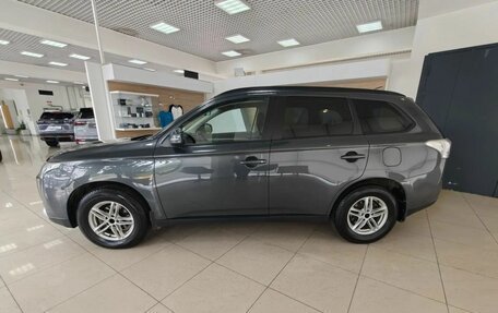 Mitsubishi Outlander III рестайлинг 3, 2013 год, 1 349 000 рублей, 8 фотография