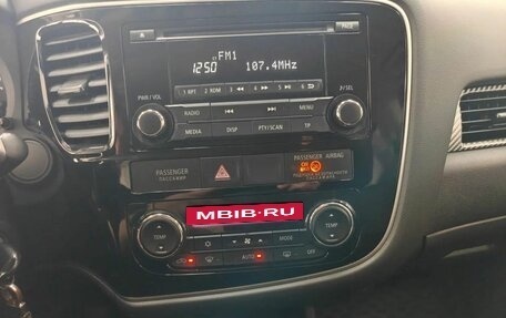 Mitsubishi Outlander III рестайлинг 3, 2013 год, 1 349 000 рублей, 13 фотография