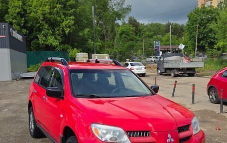 Mitsubishi Outlander III рестайлинг 3, 2005 год, 560 000 рублей, 2 фотография