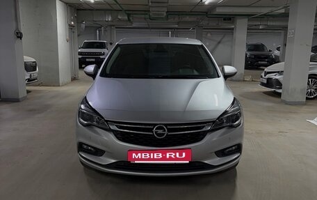 Opel Astra K, 2018 год, 1 350 000 рублей, 2 фотография