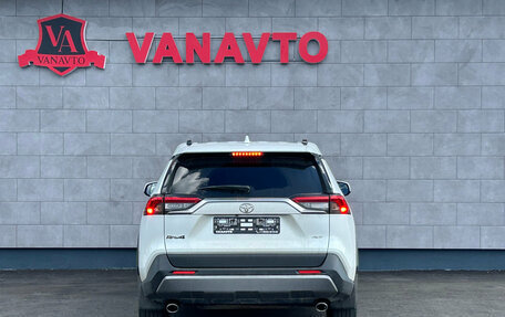 Toyota RAV4, 2020 год, 3 250 000 рублей, 6 фотография