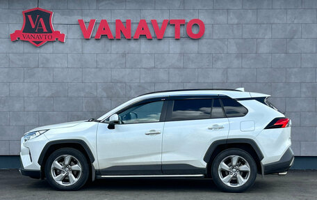 Toyota RAV4, 2020 год, 3 250 000 рублей, 8 фотография