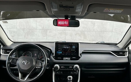 Toyota RAV4, 2020 год, 3 250 000 рублей, 9 фотография