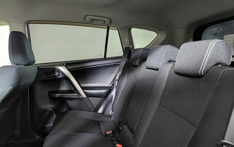 Toyota RAV4, 2018 год, 2 450 000 рублей, 15 фотография