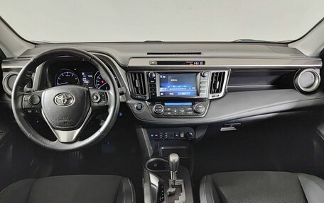 Toyota RAV4, 2018 год, 2 450 000 рублей, 17 фотография