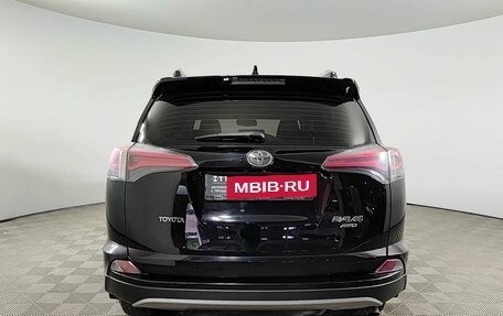 Toyota RAV4, 2018 год, 2 450 000 рублей, 7 фотография