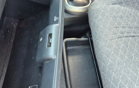 Toyota Ist II, 2003 год, 475 000 рублей, 13 фотография
