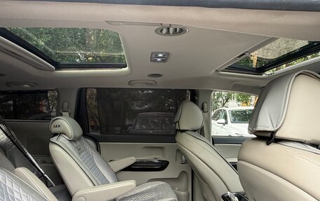 KIA Carnival III, 2019 год, 2 750 000 рублей, 7 фотография