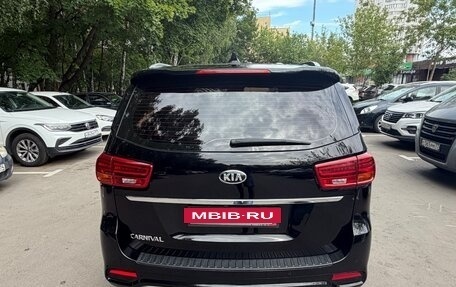 KIA Carnival III, 2019 год, 2 750 000 рублей, 8 фотография