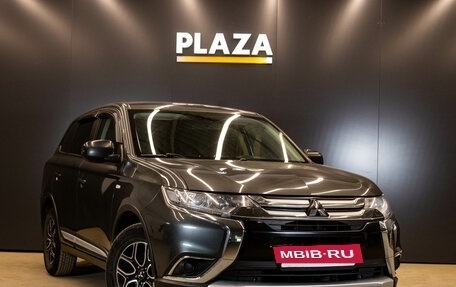 Mitsubishi Outlander III рестайлинг 3, 2018 год, 1 679 000 рублей, 2 фотография