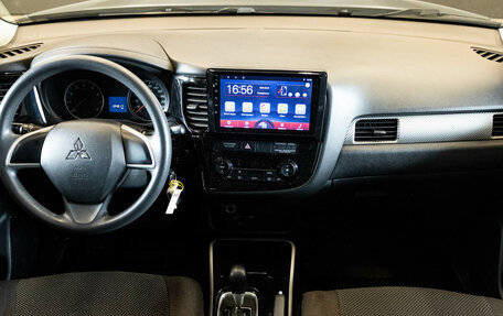 Mitsubishi Outlander III рестайлинг 3, 2018 год, 1 679 000 рублей, 14 фотография