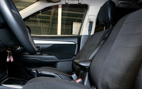 Mitsubishi Outlander III рестайлинг 3, 2018 год, 1 679 000 рублей, 18 фотография