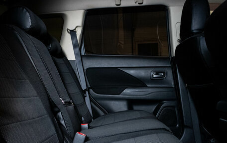 Mitsubishi Outlander III рестайлинг 3, 2018 год, 1 679 000 рублей, 20 фотография
