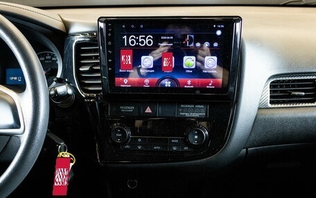 Mitsubishi Outlander III рестайлинг 3, 2018 год, 1 679 000 рублей, 16 фотография