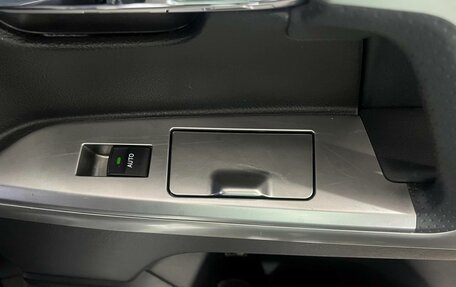 Toyota Land Cruiser 200, 2012 год, 3 000 000 рублей, 23 фотография