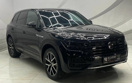 Volkswagen Touareg III, 2019 год, 4 850 000 рублей, 3 фотография
