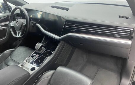 Volkswagen Touareg III, 2019 год, 4 850 000 рублей, 11 фотография