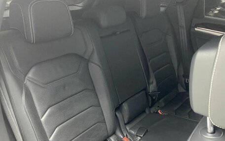 Volkswagen Touareg III, 2019 год, 4 850 000 рублей, 15 фотография