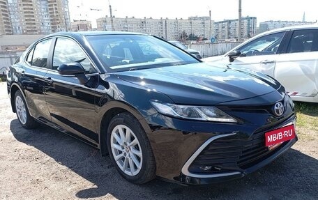 Toyota Camry, 2021 год, 2 790 000 рублей, 1 фотография