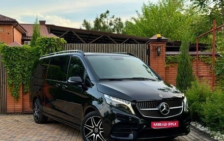 Mercedes-Benz V-Класс, 2023 год, 7 950 000 рублей, 1 фотография