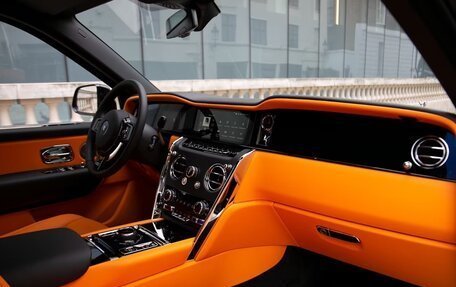 Rolls-Royce Cullinan, 2026 год, 49 790 032 рублей, 14 фотография