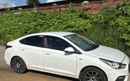 Hyundai Solaris II рестайлинг, 2019 год, 593 000 рублей, 2 фотография