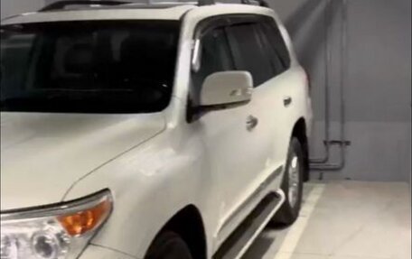 Toyota Land Cruiser 200, 2014 год, 5 000 000 рублей, 4 фотография