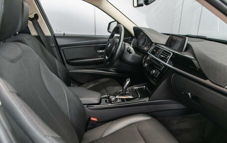 BMW 3 серия, 2017 год, 1 880 000 рублей, 9 фотография