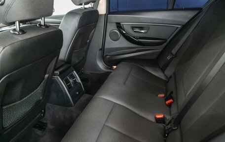 BMW 3 серия, 2017 год, 1 880 000 рублей, 12 фотография