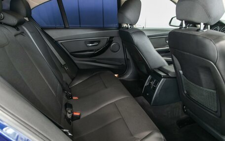 BMW 3 серия, 2017 год, 1 880 000 рублей, 10 фотография