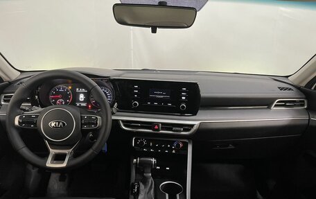 KIA K5, 2021 год, 1 700 000 рублей, 11 фотография