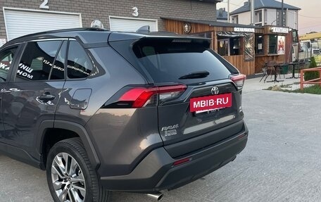 Toyota RAV4, 2020 год, 2 830 000 рублей, 4 фотография
