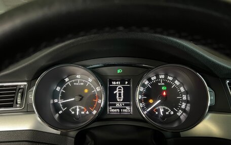Skoda Superb III рестайлинг, 2013 год, 1 099 000 рублей, 25 фотография