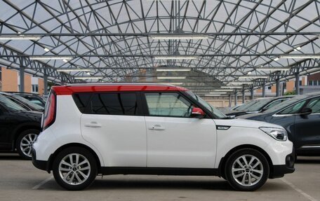KIA Soul II рестайлинг, 2018 год, 1 680 000 рублей, 6 фотография