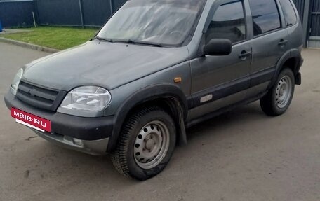 Chevrolet Niva I рестайлинг, 2004 год, 220 000 рублей, 2 фотография