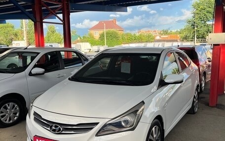 Hyundai Solaris II рестайлинг, 2015 год, 857 000 рублей, 1 фотография