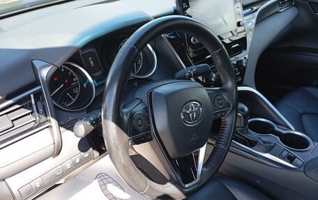 Toyota Camry, 2021 год, 2 790 000 рублей, 10 фотография