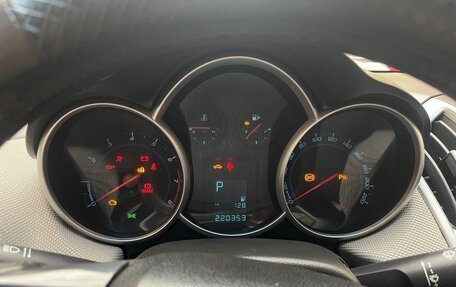 Chevrolet Cruze II, 2013 год, 640 000 рублей, 6 фотография
