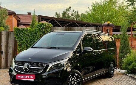 Mercedes-Benz V-Класс, 2023 год, 7 950 000 рублей, 3 фотография