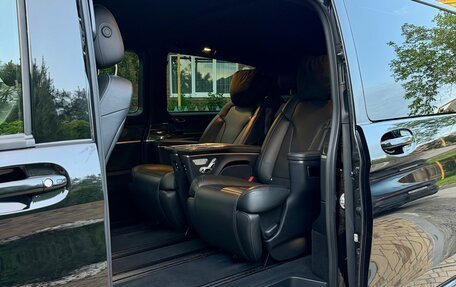 Mercedes-Benz V-Класс, 2023 год, 7 950 000 рублей, 26 фотография