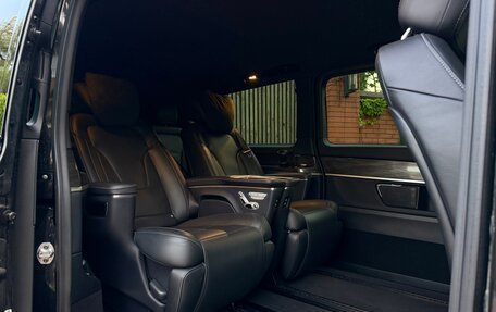 Mercedes-Benz V-Класс, 2023 год, 7 950 000 рублей, 32 фотография