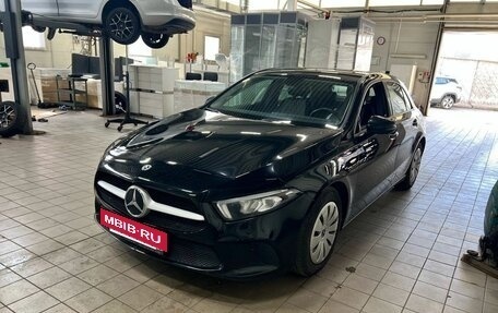 Mercedes-Benz A-Класс, 2019 год, 2 430 000 рублей, 3 фотография