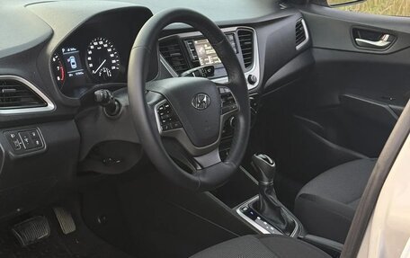 Hyundai Solaris II рестайлинг, 2017 год, 1 369 000 рублей, 10 фотография