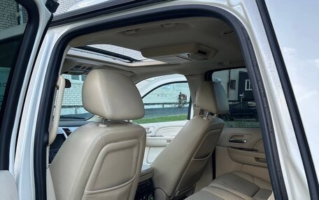 Cadillac Escalade III, 2008 год, 1 100 000 рублей, 11 фотография