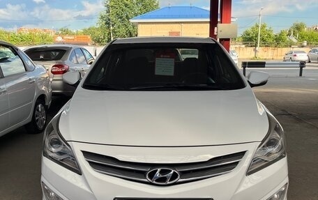 Hyundai Solaris II рестайлинг, 2015 год, 857 000 рублей, 5 фотография