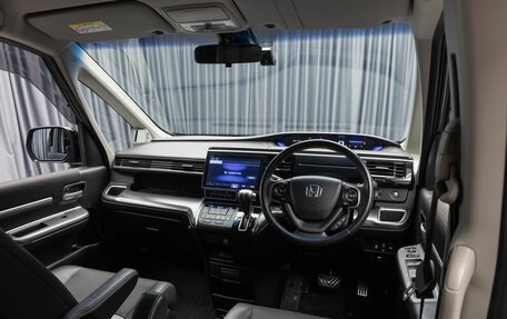 Honda Stepwgn IV, 2019 год, 2 390 000 рублей, 9 фотография